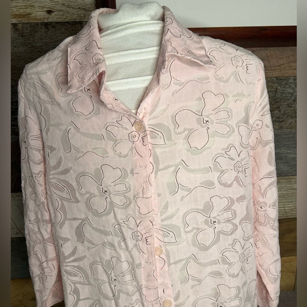 ☀️Sag Harbor Petite Medium PM Pink Floral button Front Blouse Top - Picture 2 of 7